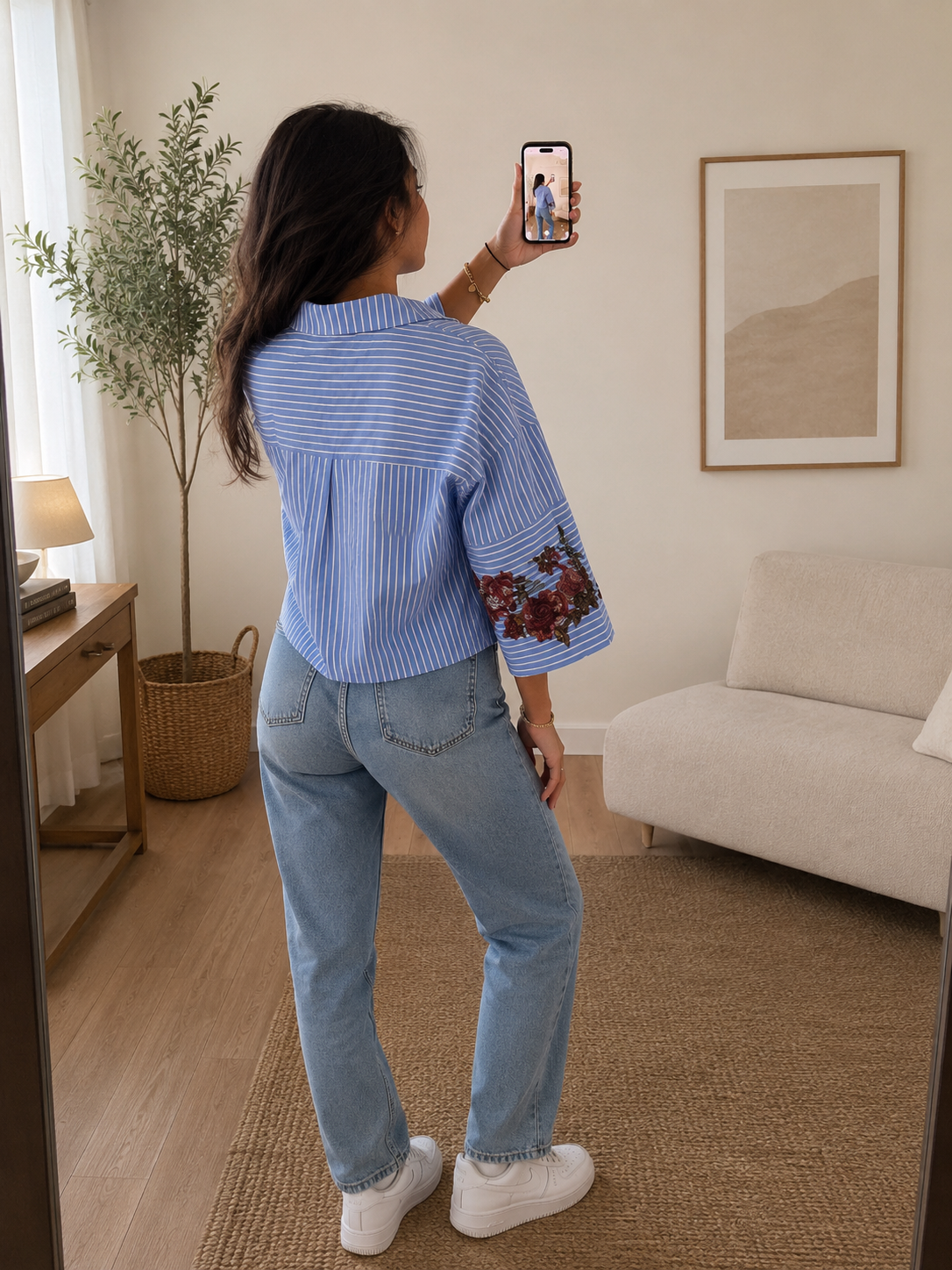 Camicia a righe azzurre stampa floreale