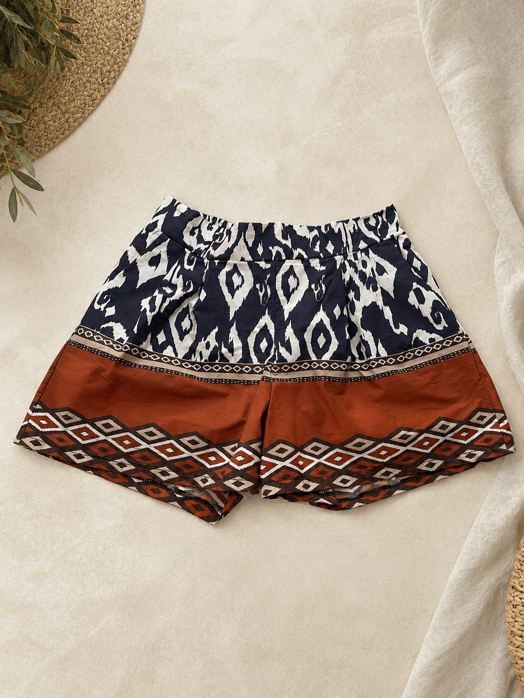 Shorts fantasia blu e tabacco