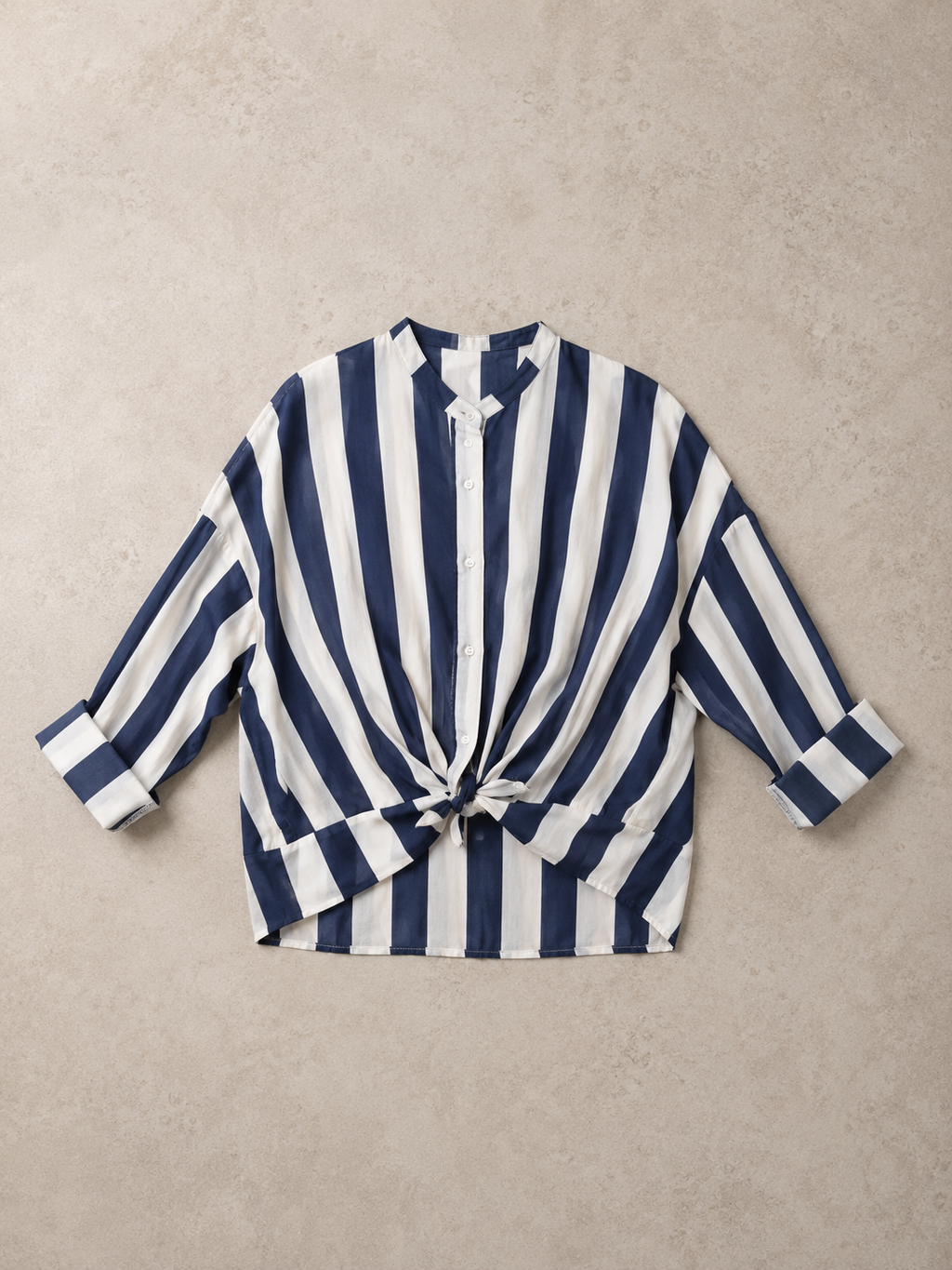 Camicia a righe con nodino blu