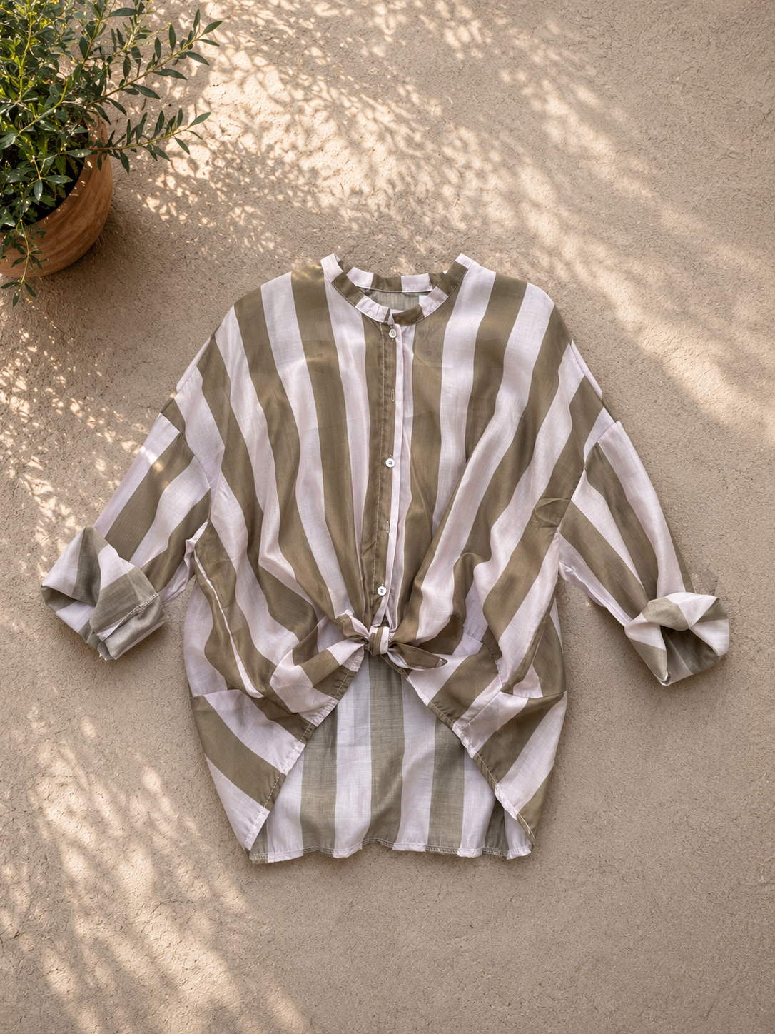 Camicia a righe con nodino rosa verde