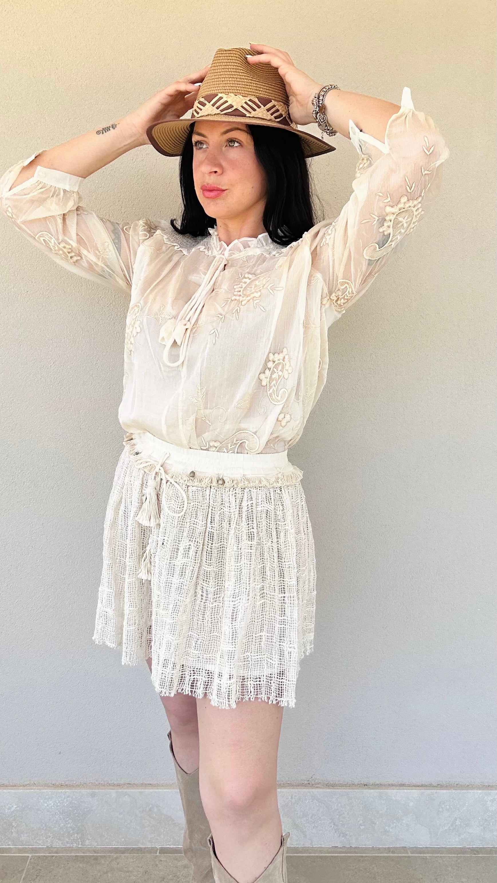 Blusa Boho Ricamata Avorio con Fiocco