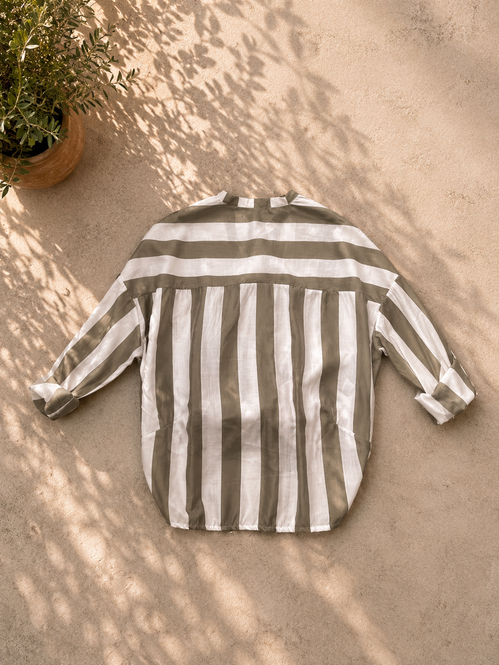 Camicia a righe con nodino rosa verde
