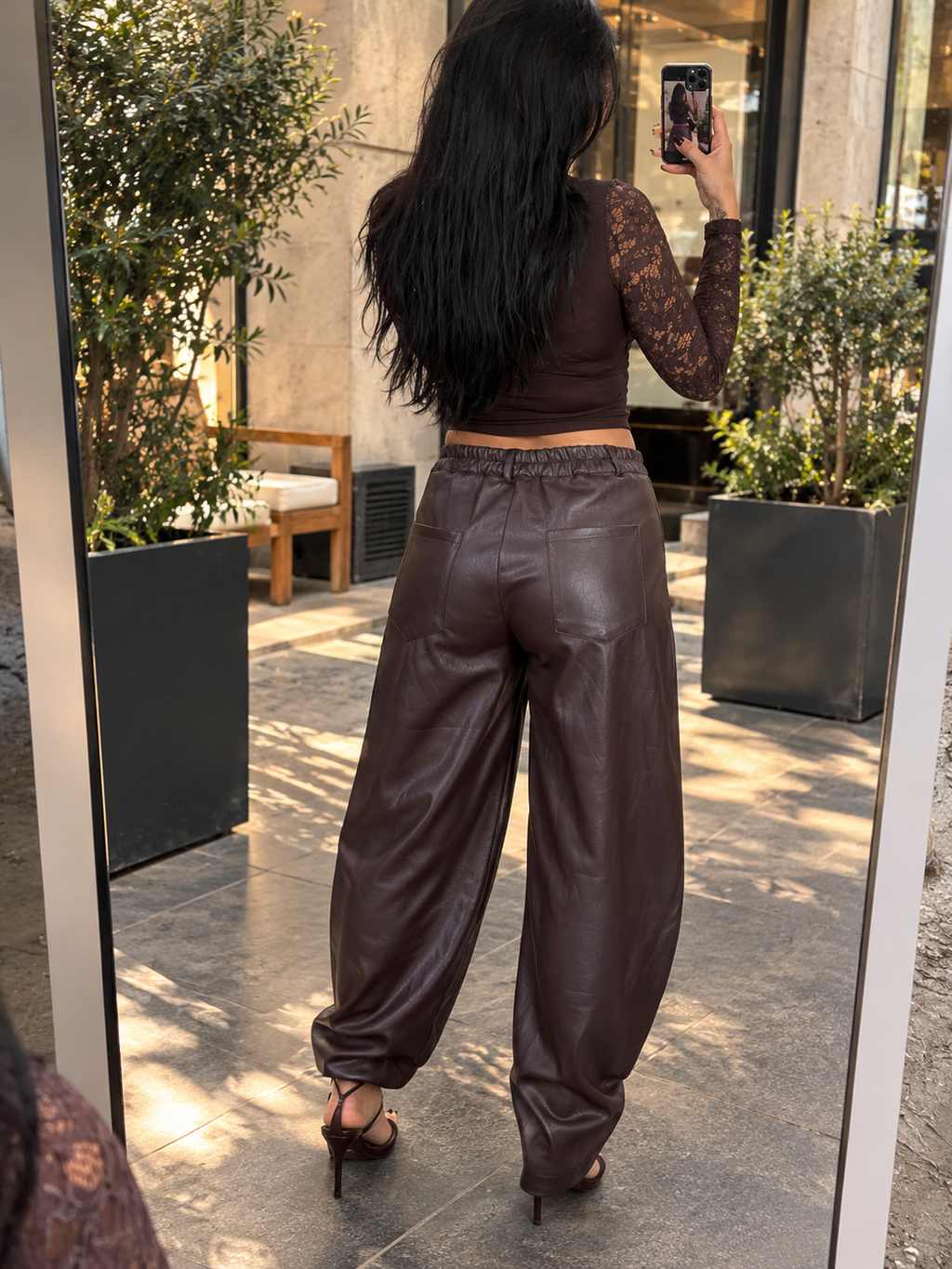 Pantalone wide leg in ecopelle trapuntata moro